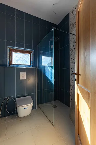 A luxurious three-story villa on the first sea line in  Kotor — photo 12